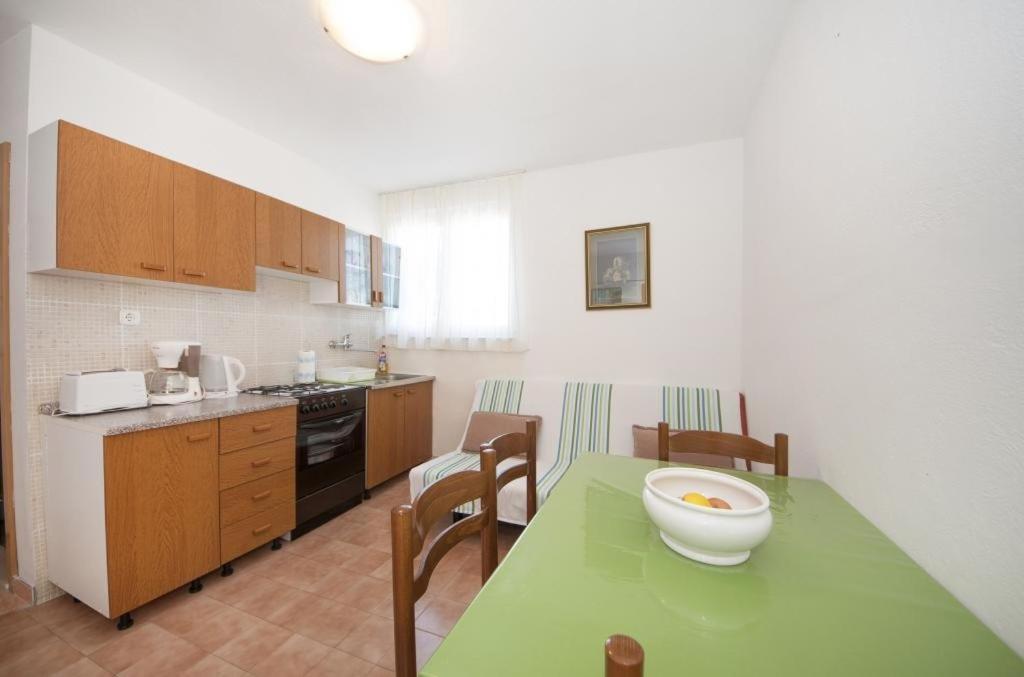 Apartments Mira Сплитска Екстериор снимка