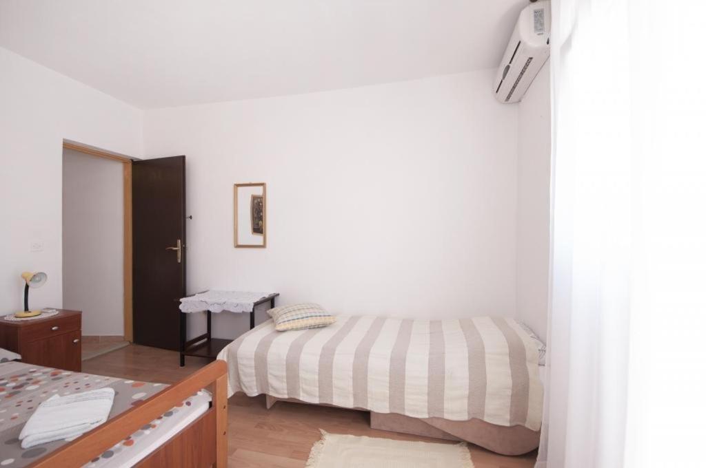Apartments Mira Сплитска Екстериор снимка