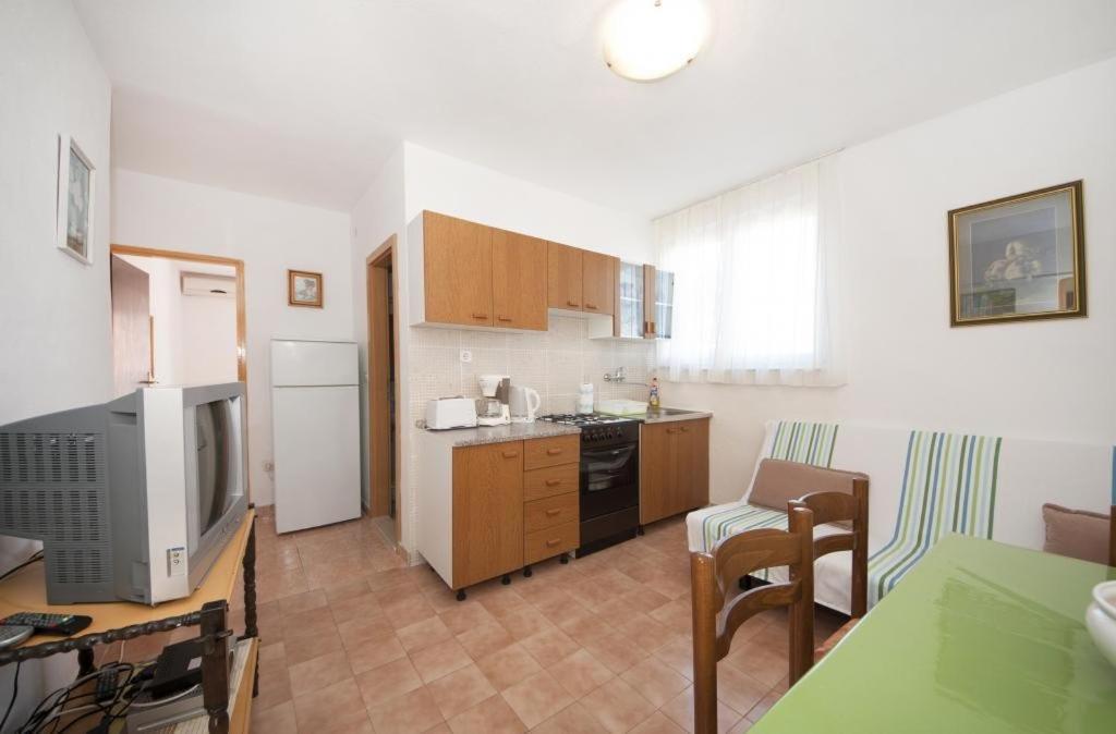 Apartments Mira Сплитска Екстериор снимка