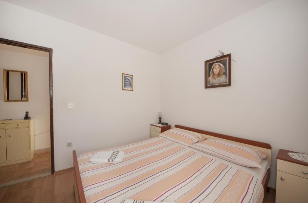 Apartments Mira Сплитска Екстериор снимка