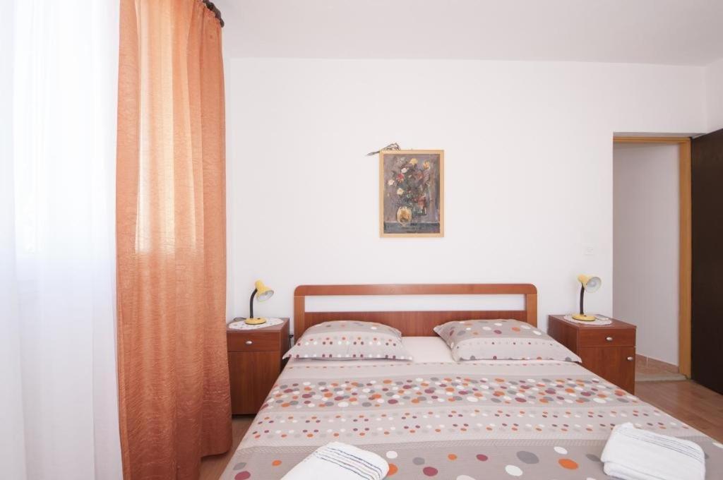 Apartments Mira Сплитска Екстериор снимка