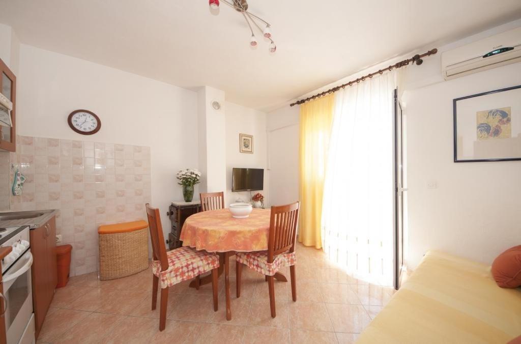 Apartments Mira Сплитска Екстериор снимка