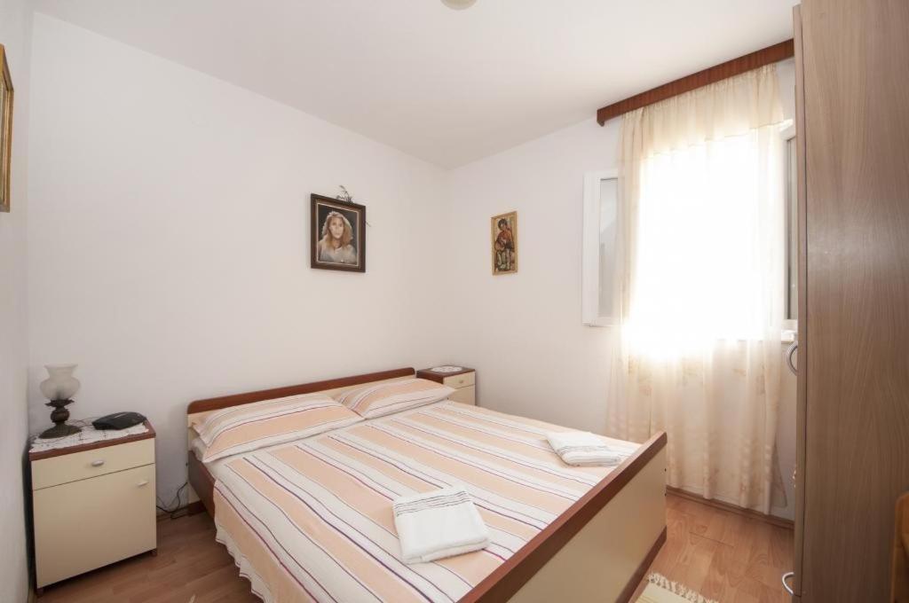 Apartments Mira Сплитска Екстериор снимка