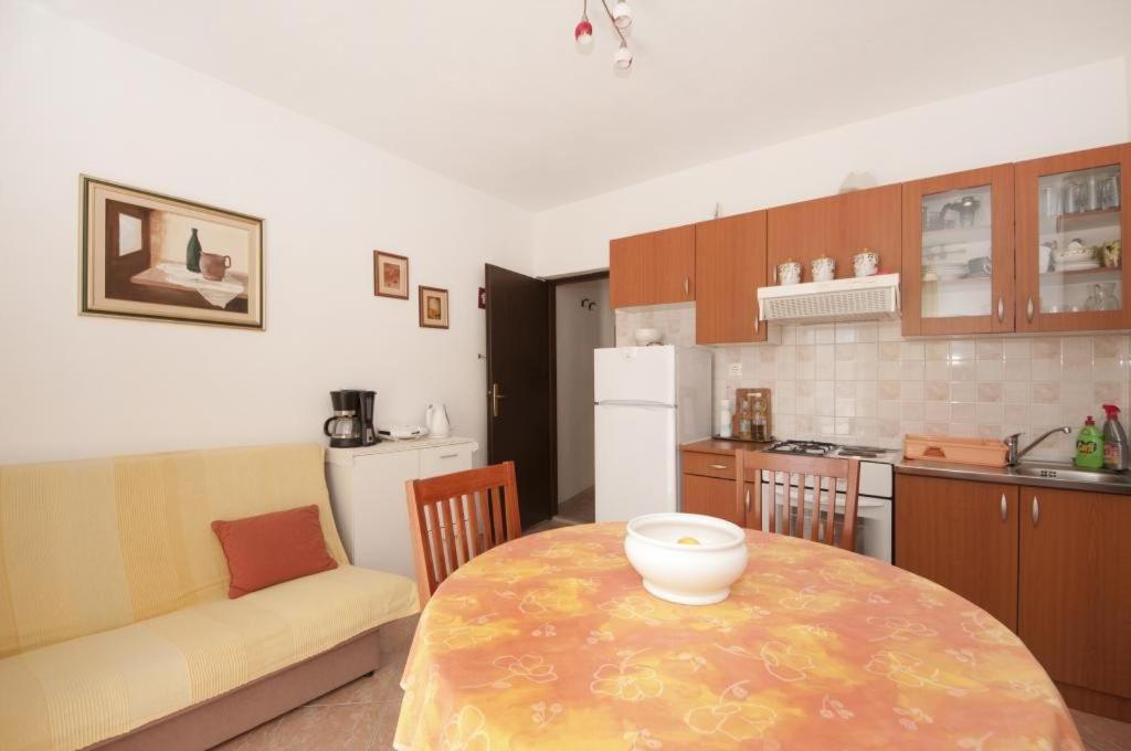 Apartments Mira Сплитска Екстериор снимка