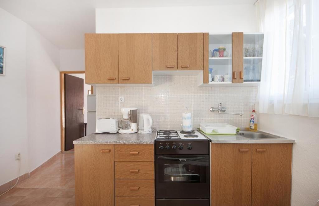 Apartments Mira Сплитска Екстериор снимка
