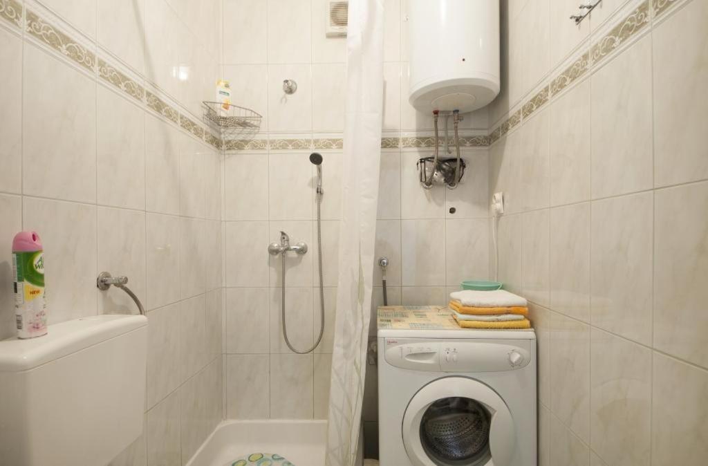 Apartments Mira Сплитска Екстериор снимка